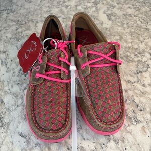 Pink basket weave driving moc